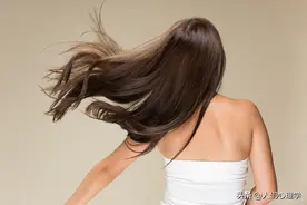心理学研究：女性年轻时偏爱长发，老了大多留短发？图片