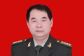 为参战不惜放弃提升跨军调动，任突击队长打968高地荣立一等战功图片