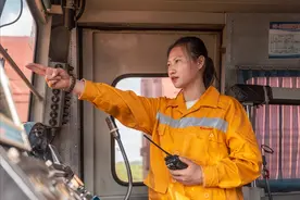 【持证者追梦人】杨瑶：挑战自我成就广西首位“大机”女司机图片