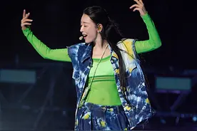 浪姐4初舞台太美：孙悦的腰，瞿颖的腿，谢娜的假发，朱珠的嘴图片