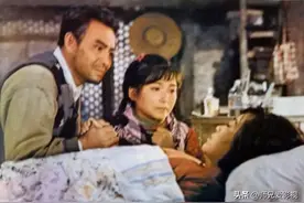 谢晋的《伤痕三部曲》开创了伤痕电影艺术的先河图片