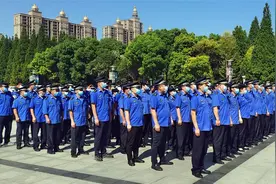 市城管局举行创建全国文明城市集中攻坚活动启动仪式图片