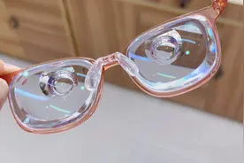 1万度近视，眼镜片有多厚？看完让人心疼，保护视力事不宜迟图片