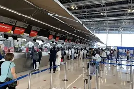 泰国机场，人潮汹涌！“入境前免检”让素万那普机场国际旅客暴增图片
