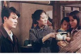 81岁韩影：50岁走红，和丈夫相爱一生，儿子孙松58岁没孩子图片