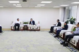 刘军会见华润燃气党委书记、总裁杨平一行图片