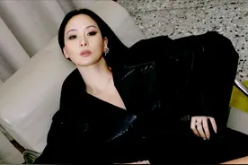 名媛孙芸芸放弃遗产、家族没落，44岁却活成公主，女儿撞脸关之琳图片
