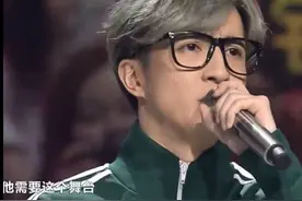 薛之谦对毛不易多重要？听他唱歌说要跪下，为捧他不惜赌上前程图片