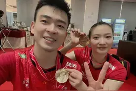 “雅思”夺冠重返世界第一，“金牌是送给爸爸的礼物”图片