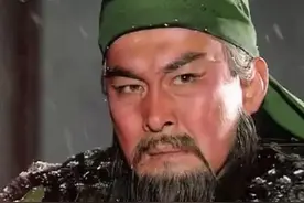 关羽兵败后，为何宁肯受辱被俘，也不毅然自尽？两点原因都很无奈图片