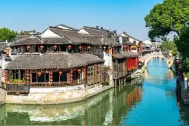 退休后，喜欢独来独往不合群的人，是人生的最高境界和修养图片