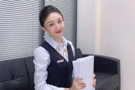 银行小姐姐图片