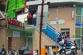 长沙一女子警务室前将护士推下楼梯，医院：非医患纠纷图片