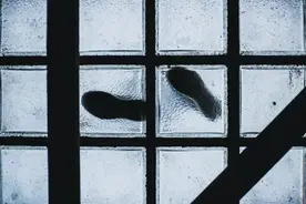 16年，“消失的他”终于浮出水面｜今晚九点半图片