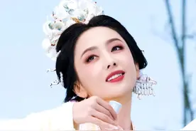 杀疯了!41岁佟丽娅中秋晚会一舞美艳生姿，梦回一代妖后赵飞燕图片