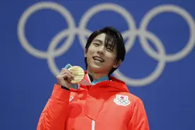 摔两次、仅第四，羽生结弦却获全网点赞：你在哪儿，冠军就在哪儿图片
