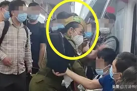 广州大妈打人后续来了：网友扒出其身份，才知她为何总是强调国外图片