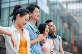 高校究竟该不该鼓励学生谈恋爱？图片