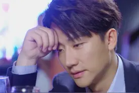 明明长得万中挑一，却被丑手指拖累，这6位明星伸出手能把人笑死图片