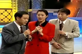 倪萍冯巩春晚罕见同台：引网友28年前回忆，那时倪萍32岁冯巩34岁图片