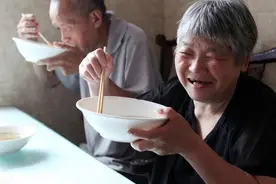 建议中年老人：夏天少吃米面和猪肉，多吃5样，元气满满一整夏图片