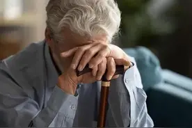 我70岁，去兄弟们家走完一圈，我才发现：人生最大的痛苦就是长寿图片