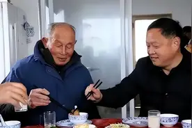 每晚都要喝2两酒的人，会对身体有影响吗？过来人：要懂这3点再喝图片