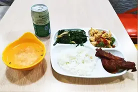 独自就餐总感觉一个菜不够，两个菜太多？这家餐厅帮你解决烦恼→图片