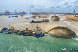 我国收回南海最大岛礁，面积超8400平方公里，曾被美、菲合力抢夺图片