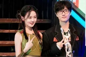 二字男歌手被曝，表面是君子，背地里玩的花，霍尊、许嵩等被波及图片