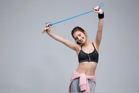 跑步 VS 跳绳，二者谁的燃脂效率更高，你应该选择哪种运动？图片