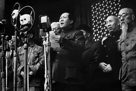 1949年开国大典，举国欢庆之时，人在广州的蒋介石又在做些什么图片
