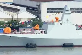 054B护卫舰闪亮登场，定位和性能出人意料，也在情理之中图片