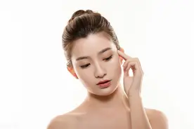 眼皮松，需要做拉皮手术吗？图片