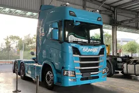 深圳这辆骚蓝色的斯堪尼亚简直太漂亮，一定要来看看图片