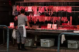 上周，猪肉、牛肉、鸡蛋全面降价，羊肉不跌反涨，是因为什么？图片