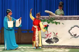 来武汉中心书城看楚剧，欣赏《货郎背妻》《站花墙》图片