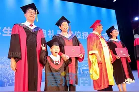 出师啦！山师大研究生毕业典礼直击：满屏都是励志的笑容图片