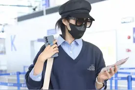 陆毅娇妻终于洋气，一身中性打扮像老公年轻版，松弛感十足太高级图片