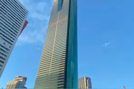 深圳地标地王大厦观光层游览攻略，69层深港之窗上俯视深圳和香港图片