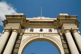 高二女生成绩稳定年级第一，父亲高调目标清华，网友的回复很扎心图片