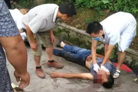 8岁男孩顶楼抛2.2米长、带铁钉的木棍，砸死老人后，家属：没钱赔图片