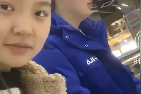 情侣备考同校同专业考出同分，当事人：我们都很激动，抱在一起哭了20多分钟图片