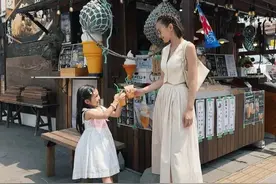 香港前知名组合成员决裂多年，曾疑似破冰，如今同游日本却零互动图片