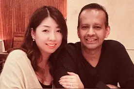 我，当了14年单亲妈妈，42岁和外国人结婚，带女儿出国定居图片