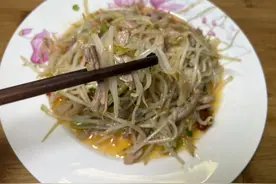 豆芽炒肉丝，在家这样做，豆芽清脆爽口，肉丝滑嫩入味，好吃下饭图片