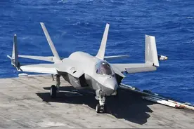 F35C掉进南海，捞还是不捞？图片
