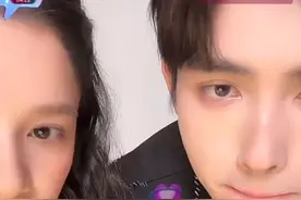 陈飞宇张婧仪介不就是小情侣拍合照的样子嘛？这对结婚我随二百！#命韵峋环结婚证件照#视频封面
