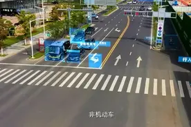 #数字交通新场景#在苏州高铁新城和金鸡湖畔，有一批特殊的公交视频封面