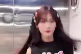 网友问胡烨韬现在怎么这样了。。。他到底是男是女。。。视频封面
